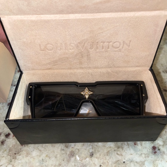 Louis Vuitton Cyclone Sunglasses - Picture 1 of 7